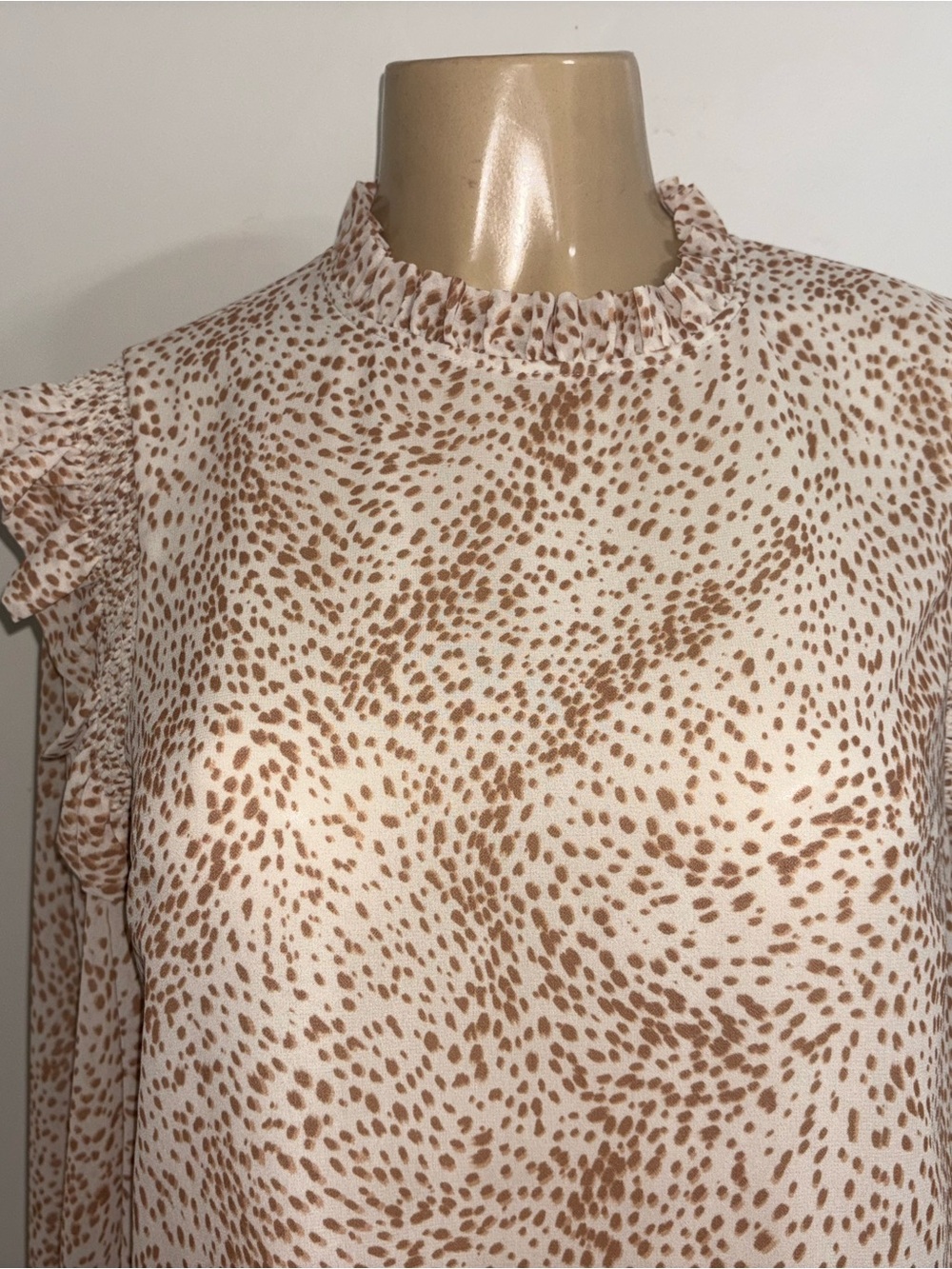Joe's Jeans beige and brown leopard print long-sleeve blouse ruffles High Neck - Picture 2 of 5